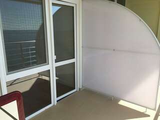 Гостевой дом Морской Берег Рыбачье Семейный номер с видом на море-8