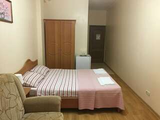 Гостевой дом Морской Берег Рыбачье Номер на север третий этаж с балконом, ограниченный вид-1