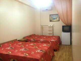 Гостевой дом Морской Берег Рыбачье Номер "Эконом" с мансардным окном  без балкона-1